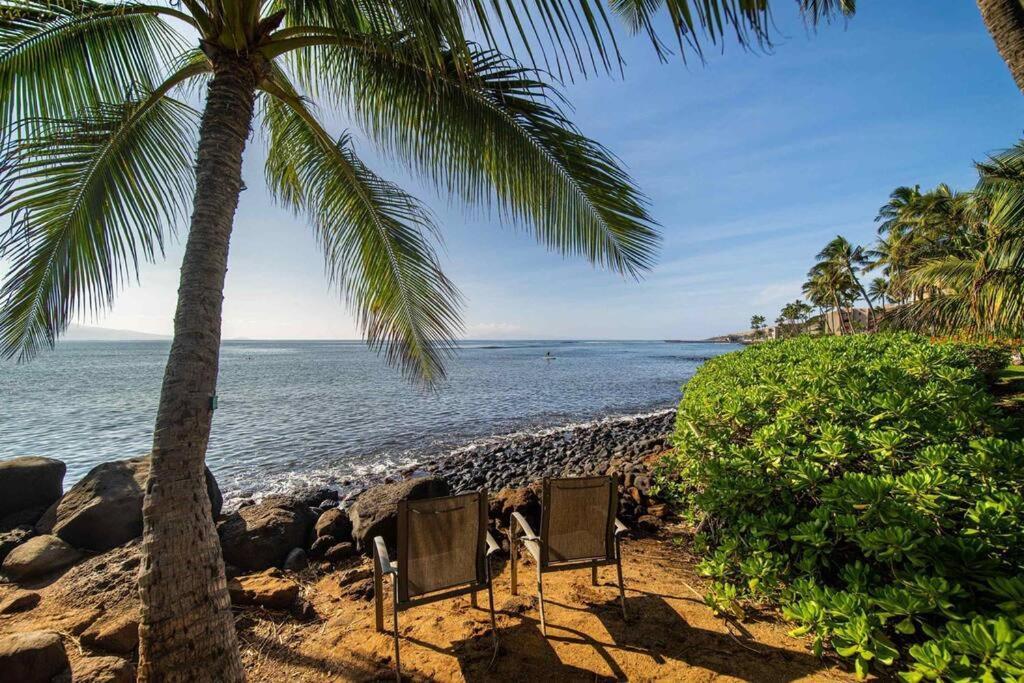 Stunning Maui Direct Ocean Front On The Beach, Walk To Beach From Condo, Watch Turtles, Whales, Ac In All Rooms Ocean View Pool And Spa Wailuku Eksteriør bilde